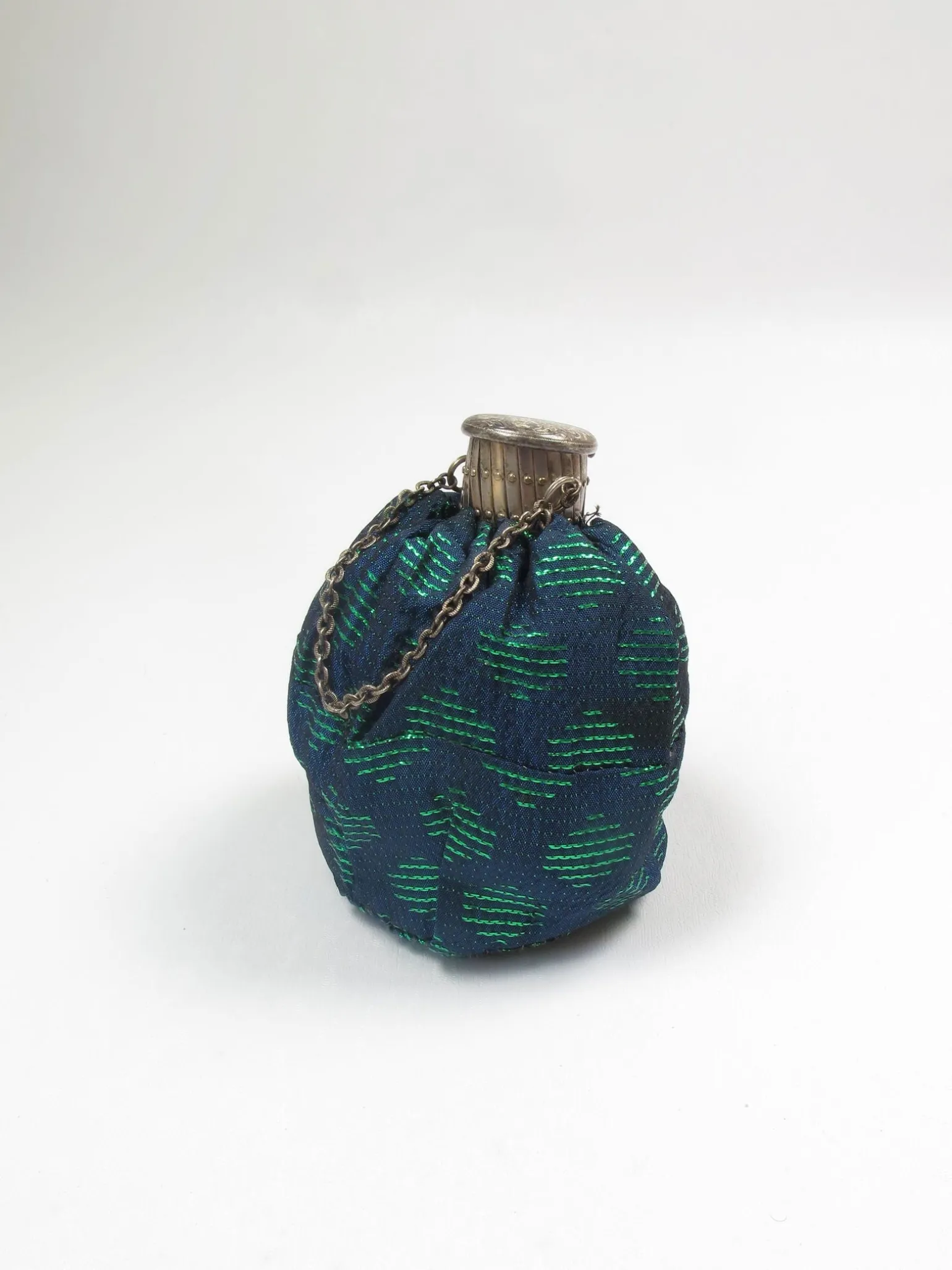 Antique 1930s Beggars Bag With Expandable Clasp