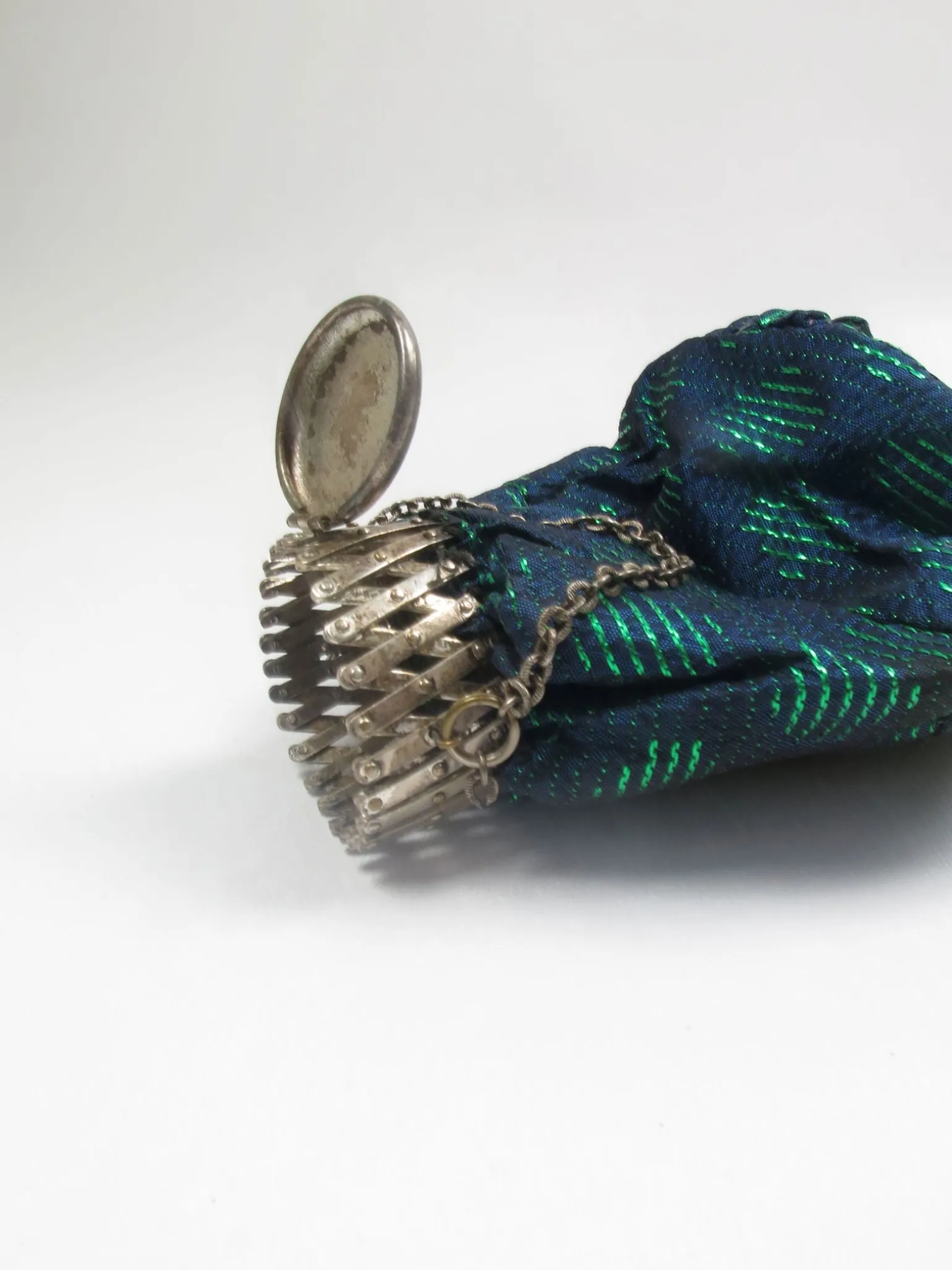 Antique 1930s Beggars Bag With Expandable Clasp