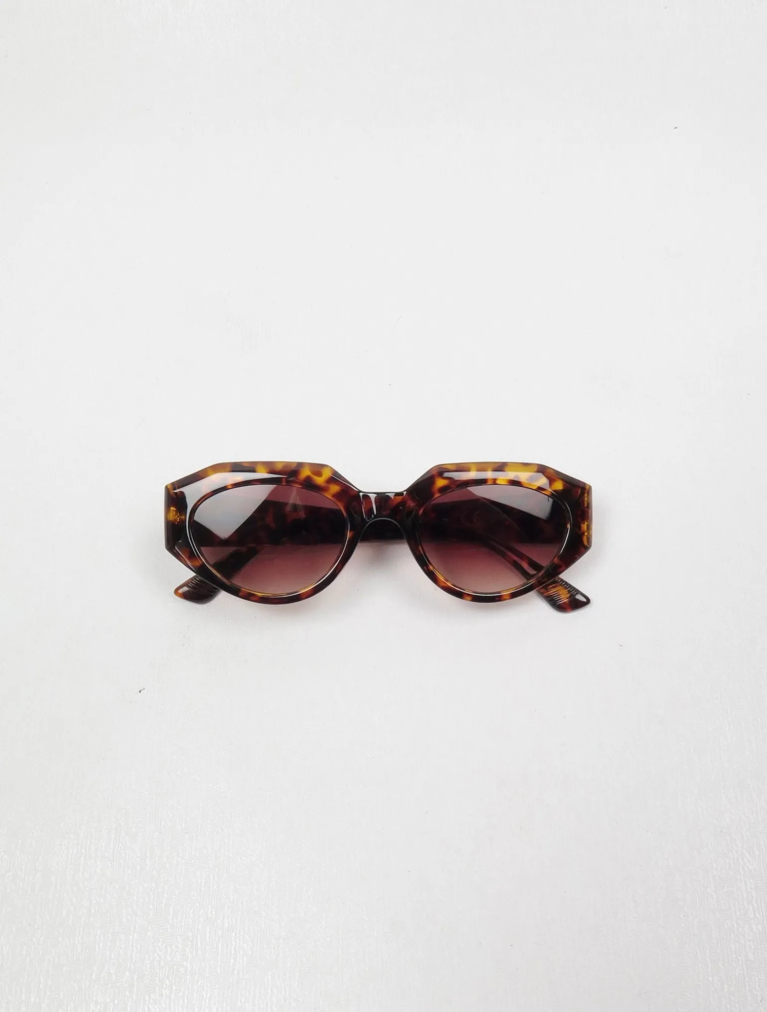 Edgy All Day Vintage Style Sunglasses