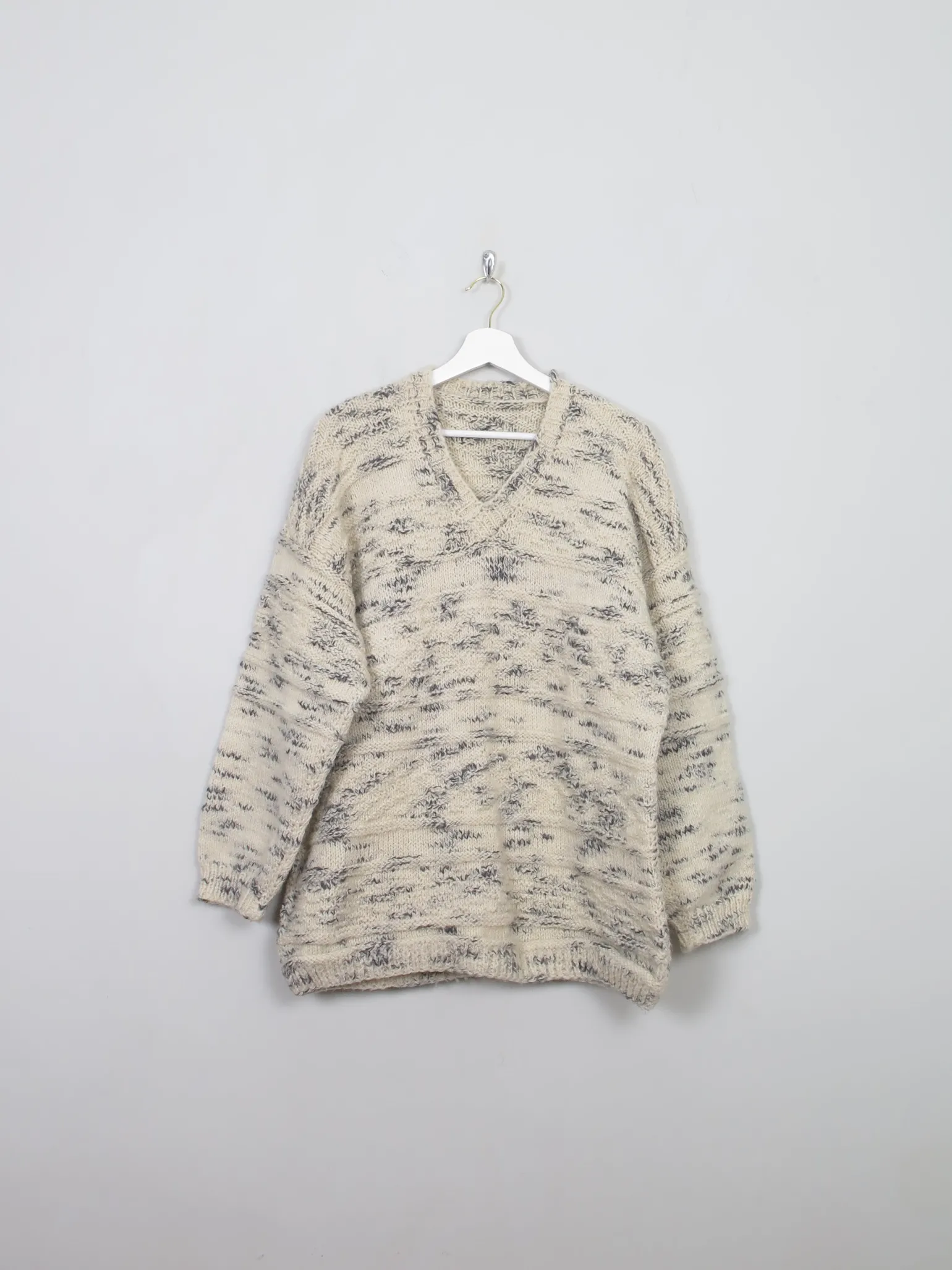 Men's Vintage Hand-Knit V-neck M/L