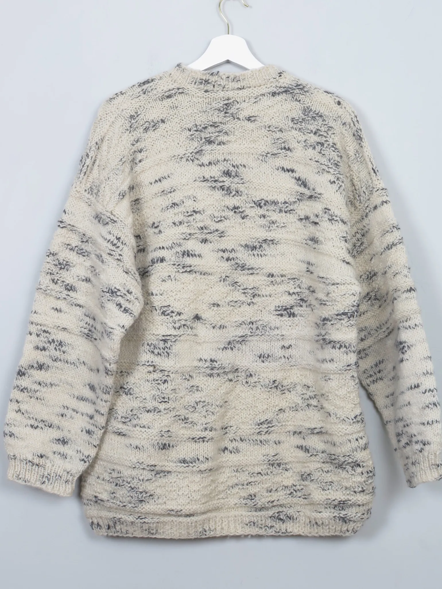 Men's Vintage Hand-Knit V-neck M/L
