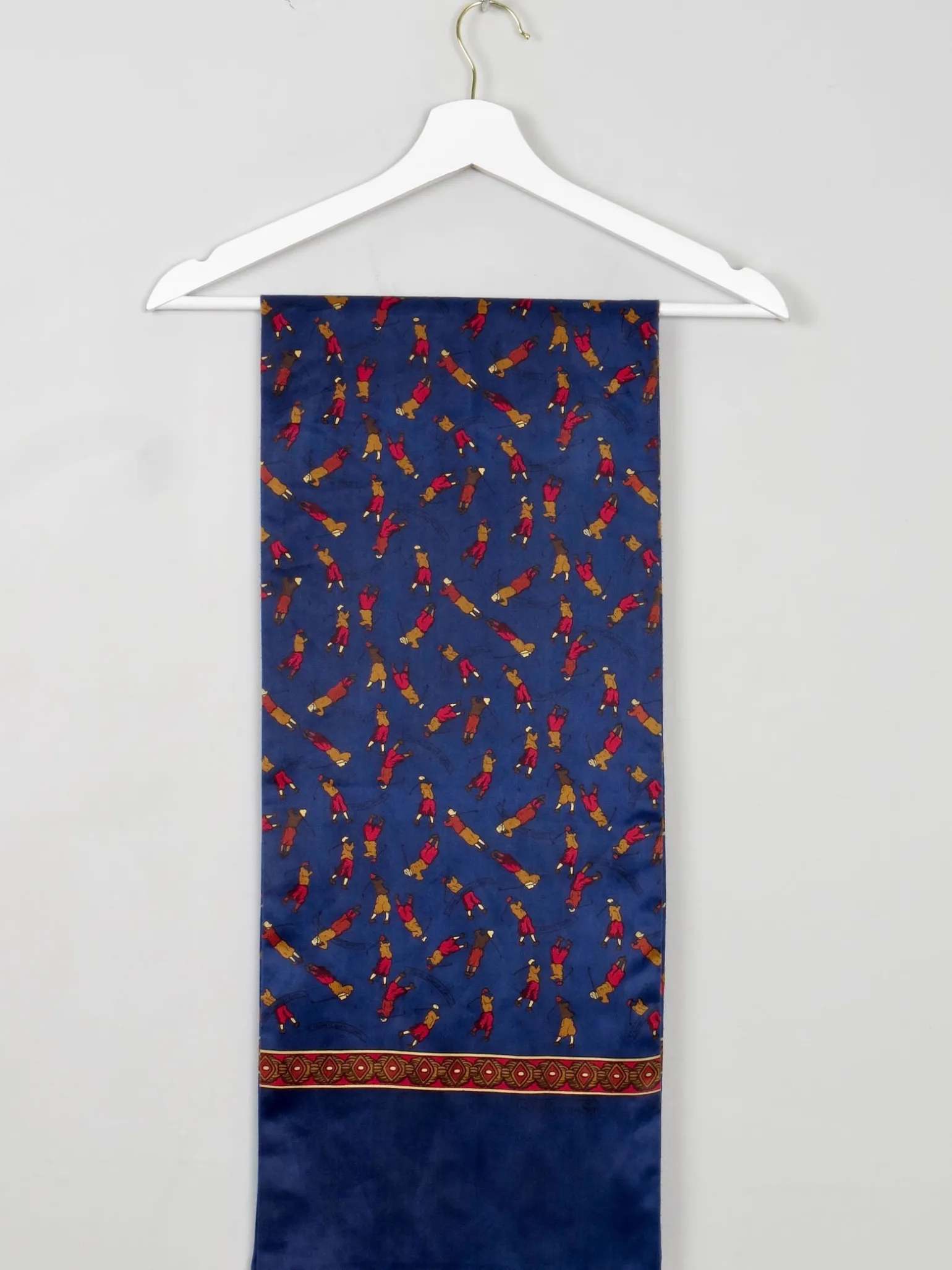 Men's Vintage Scarf With Golfer Pattern