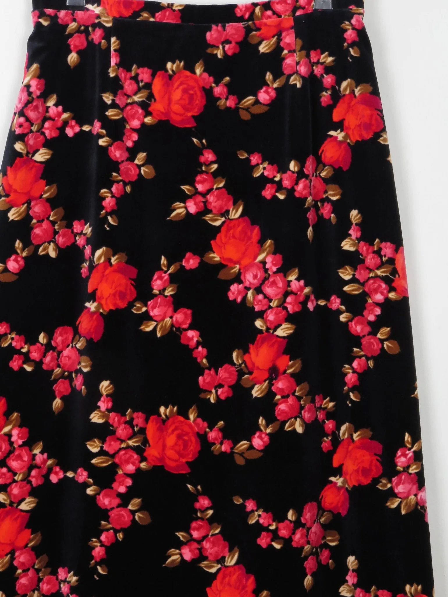 1970s Vintage Velvet Floral Print Maxi Skirt 28"W /S