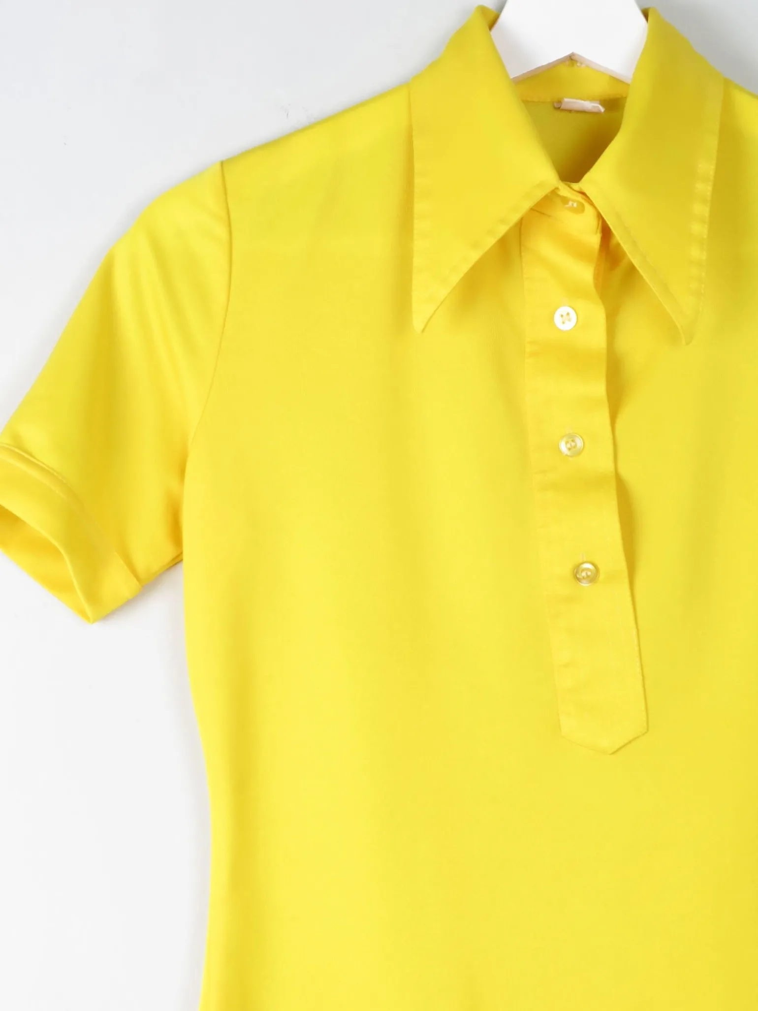 1970s Vintage Yellow Top With a Collar XS