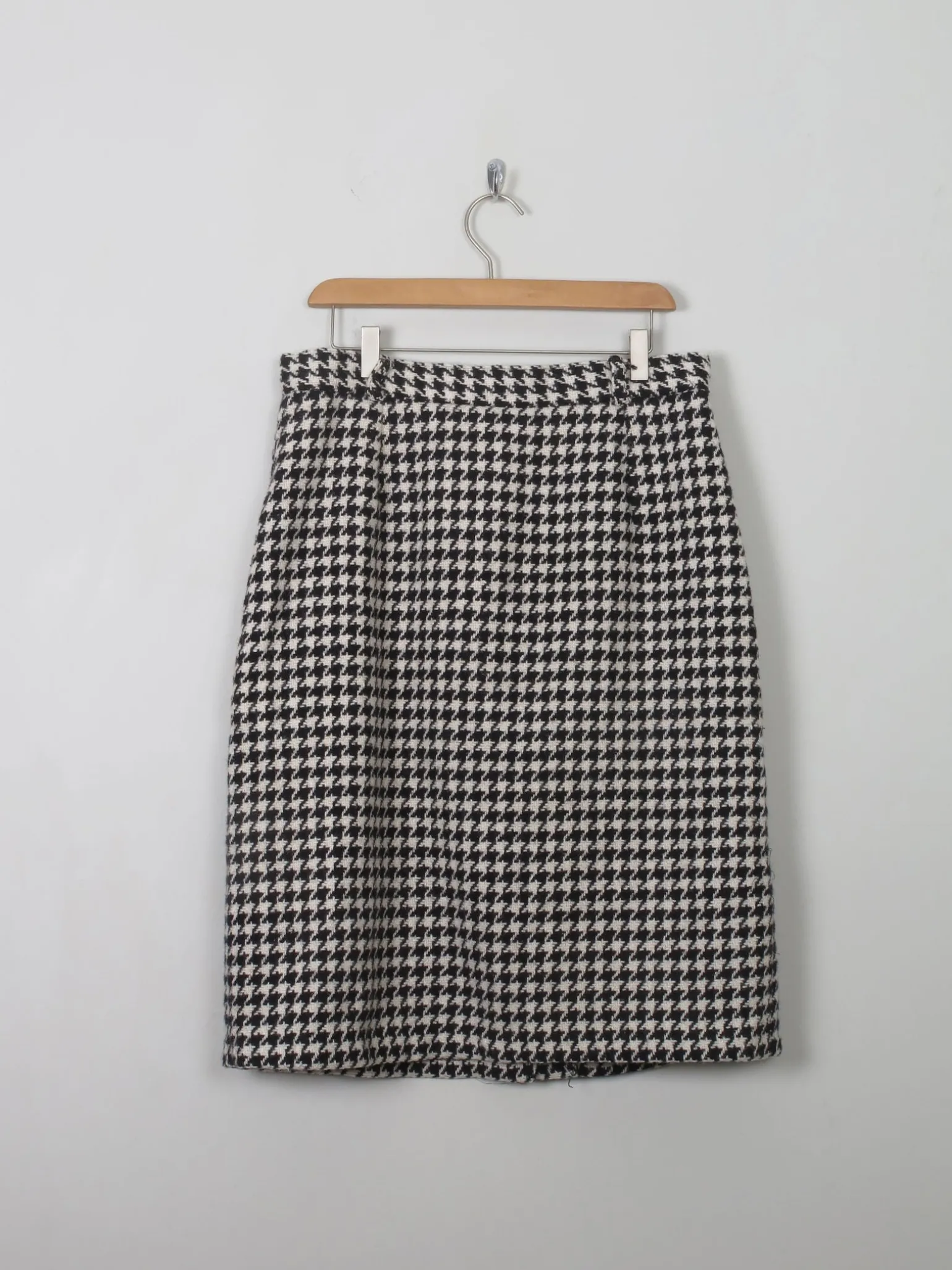 Vintage Black & White Herringbone Pencil Skirt 32" W