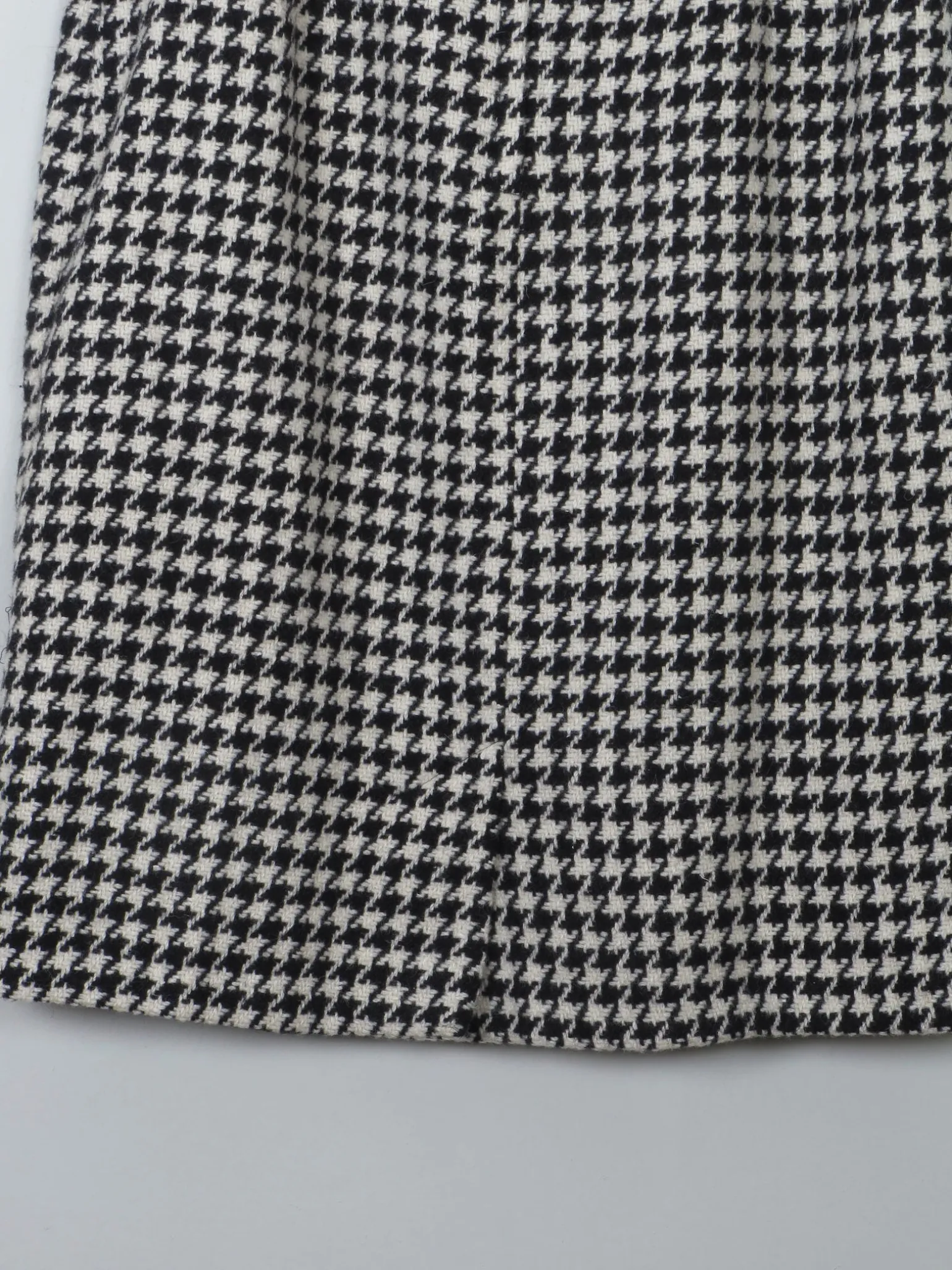 Vintage Black & White Herringbone Pencil Skirt 32" W