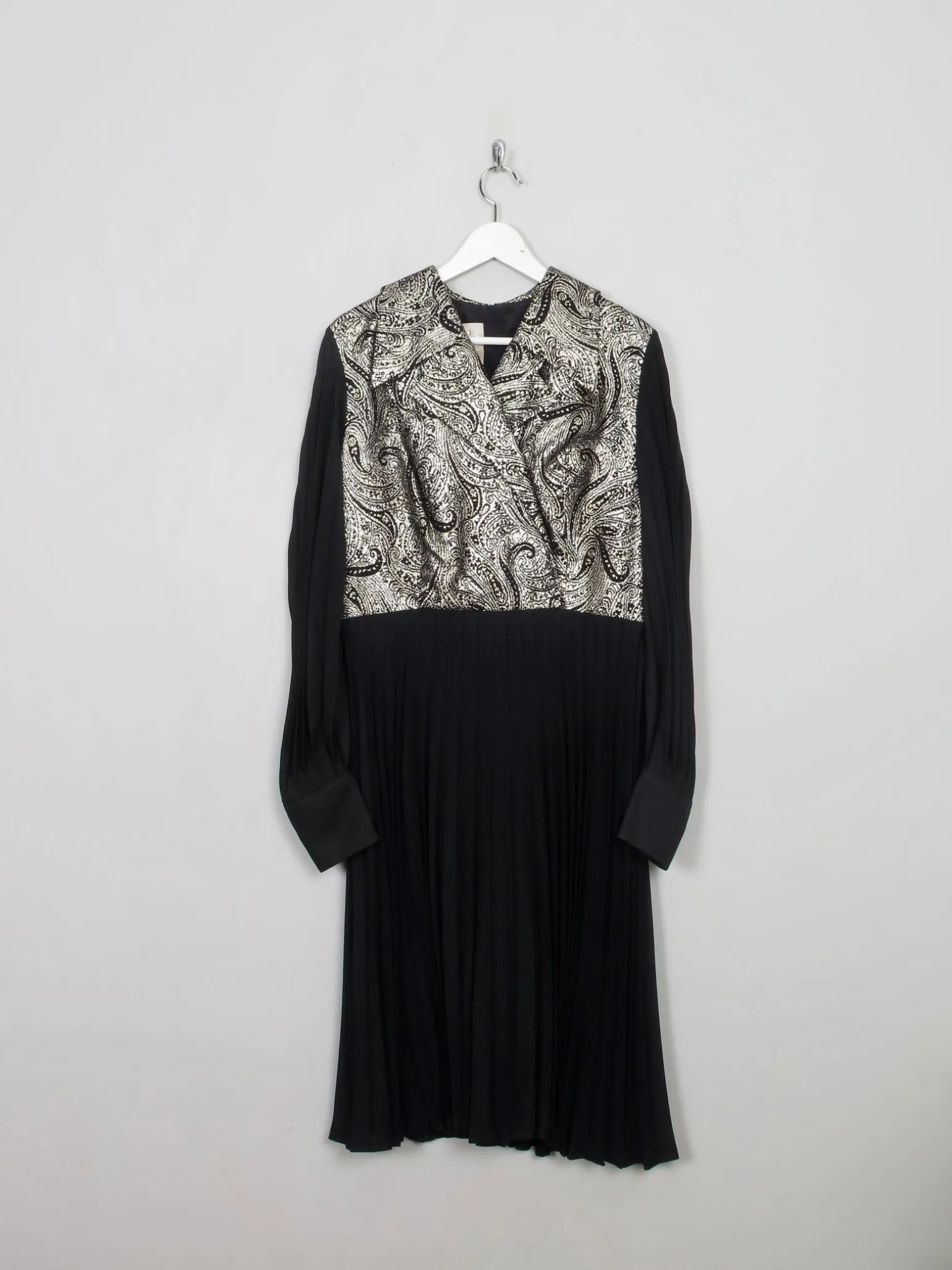 Vintage Black Pleated Dress With Collar & Sleeves M