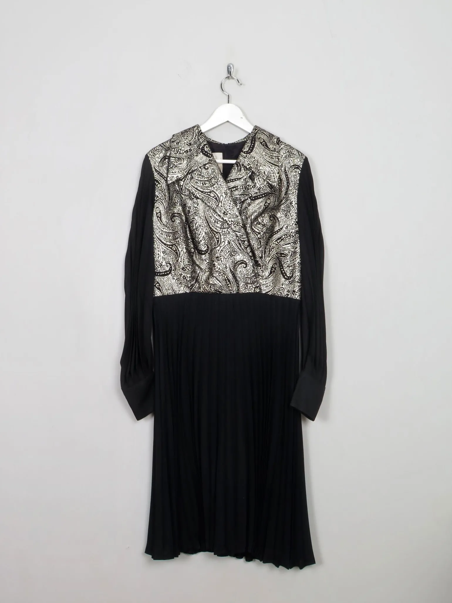 Vintage Black Pleated Dress With Collar & Sleeves M