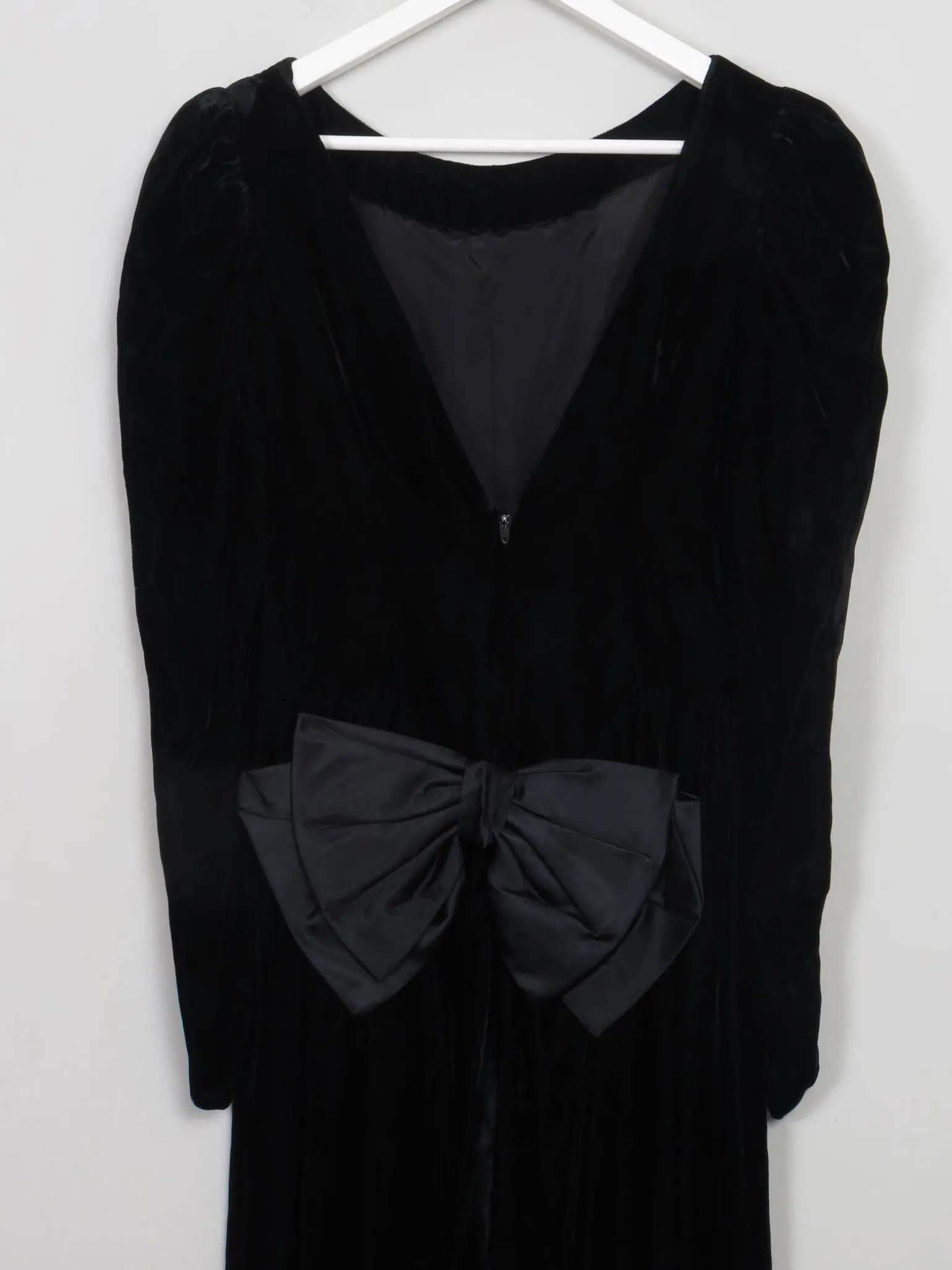 Vintage Black Velvet Dress With Long Sleeves XS