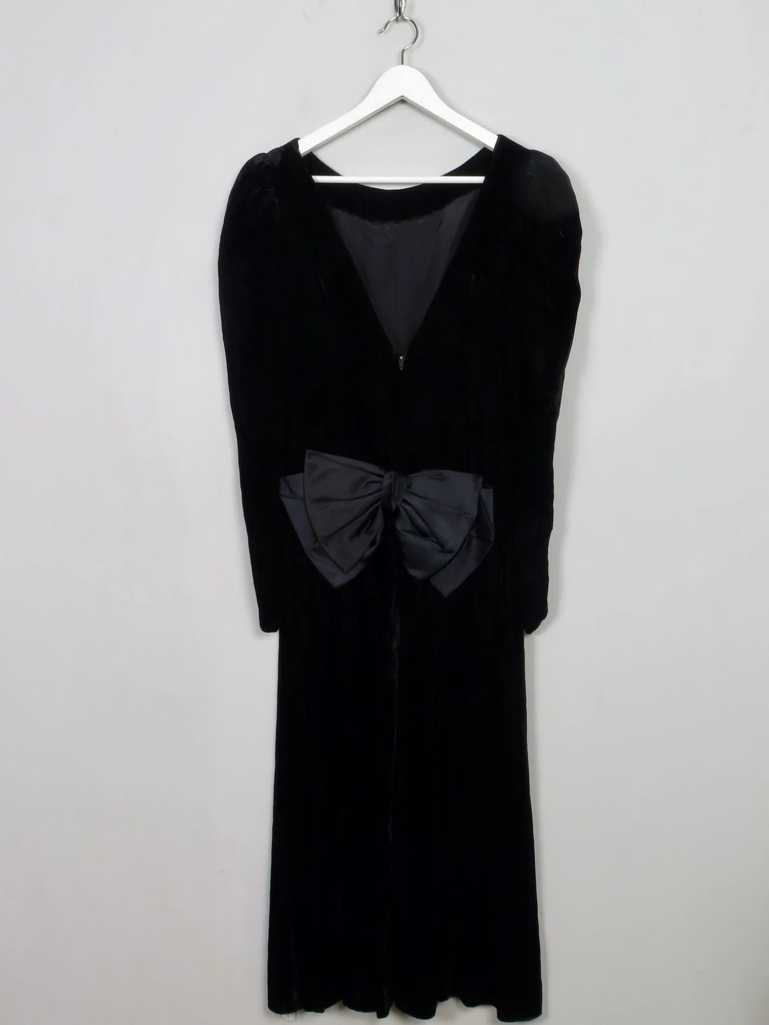 Vintage Black Velvet Dress With Long Sleeves XS