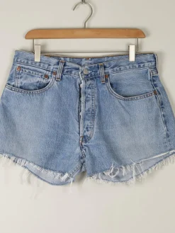 Vintage Levis Denim Shorts 32”