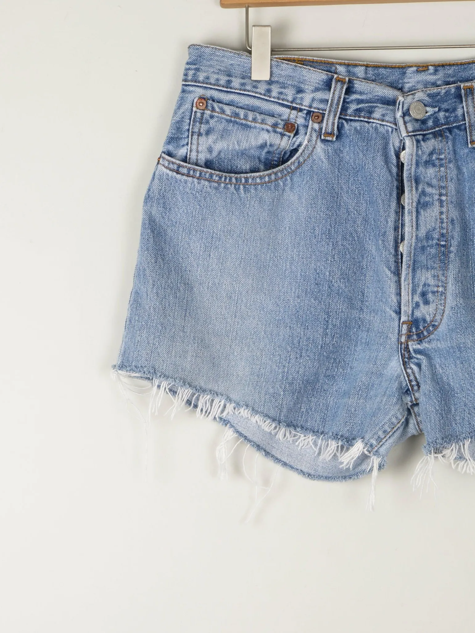Vintage Levis Denim Shorts 32”