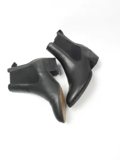 Women’s Black Leather Clarks Chelsea Boots 4/37