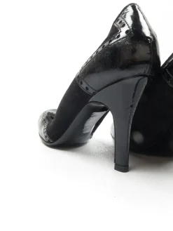 Women's Black Vintage Gucci Shoes 4.5 37.5