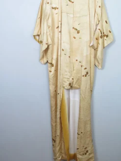 Women's Deep Cream Silk Vintage Kimono S/M