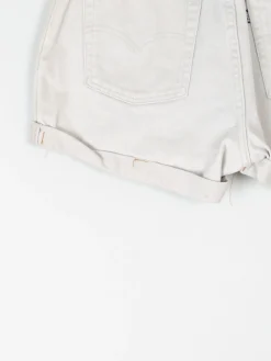 Women's Vintage Khaki High Waisted Levi’s Shorts 30