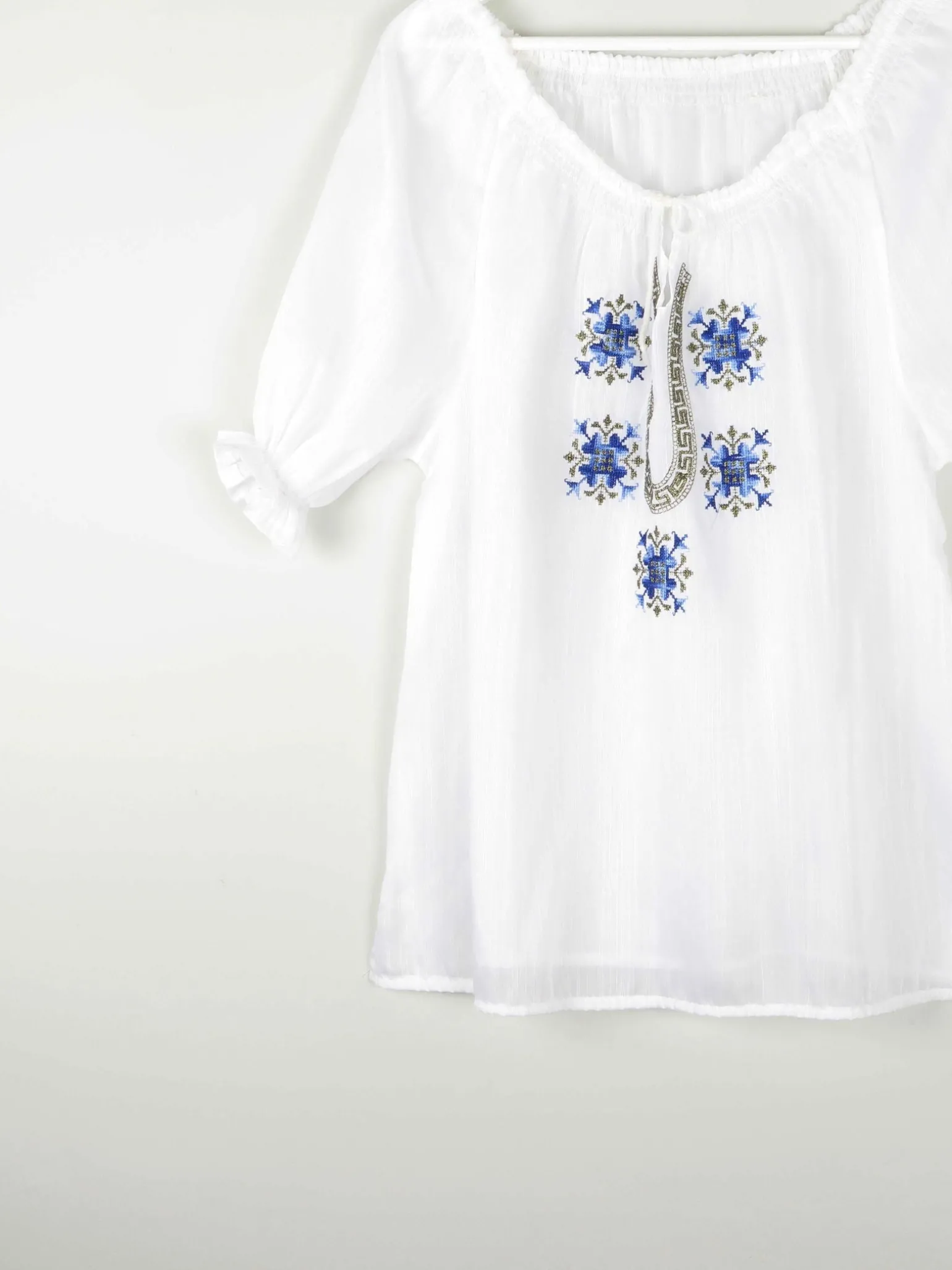 Women’s Vintage 1970s Folk Embroidered Blouse M/L